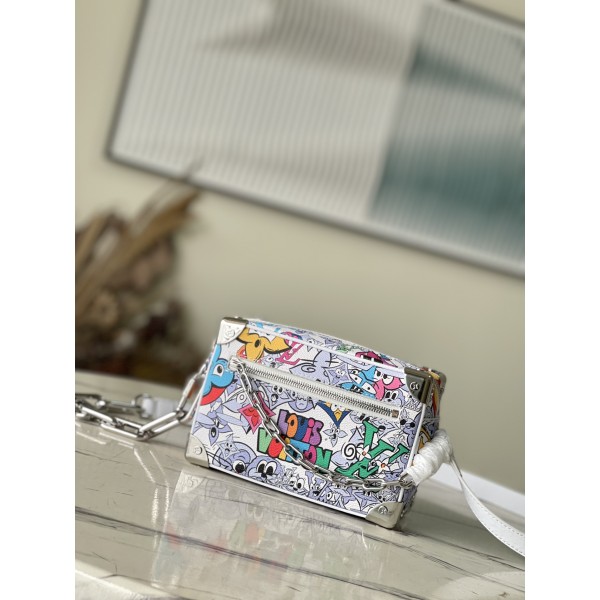 𝐋𝐎𝐔𝐈𝐒 𝐕𝐔𝐈𝐓𝐓𝐎𝐍   M82008