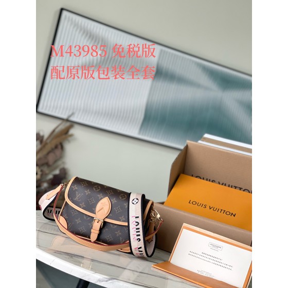 𝐋𝐎𝐔𝐈𝐒 𝐕𝐔𝐈𝐓𝐓𝐎𝐍    M45985