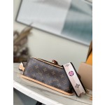 𝐋𝐎𝐔𝐈𝐒 𝐕𝐔𝐈𝐓𝐓𝐎𝐍    M45985