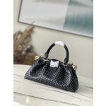 𝐋𝐎𝐔𝐈𝐒 𝐕𝐔𝐈𝐓𝐓𝐎𝐍     M22326