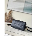 𝐋𝐎𝐔𝐈𝐒 𝐕𝐔𝐈𝐓𝐓𝐎𝐍    M22595