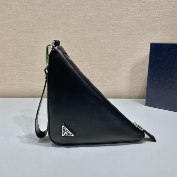 𝐏𝐑𝐀𝐃𝐀 Triangle Handbag 1NE039