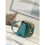 𝐋𝐎𝐔𝐈𝐒 𝐕𝐔𝐈𝐓𝐓𝐎𝐍    M21649