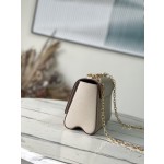 𝐋𝐎𝐔𝐈𝐒 𝐕𝐔𝐈𝐓𝐓𝐎𝐍   M21112