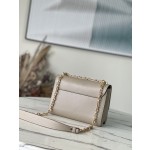 𝐋𝐎𝐔𝐈𝐒 𝐕𝐔𝐈𝐓𝐓𝐎𝐍   M21112