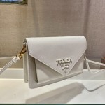 𝐏𝐑𝐀𝐃𝐀 Crossbody bag 1BP020
