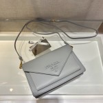 𝐏𝐑𝐀𝐃𝐀 Crossbody bag 1BP020