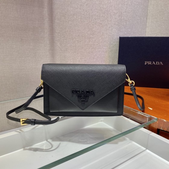 𝐏𝐑𝐀𝐃𝐀 Crossbody bag 1BP020