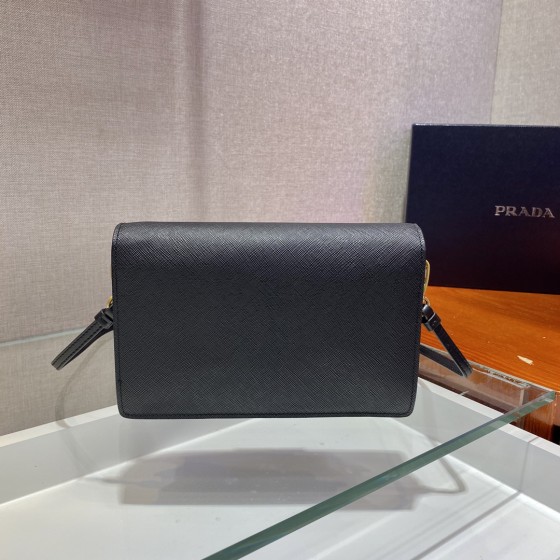 𝐏𝐑𝐀𝐃𝐀 Crossbody bag 1BP020