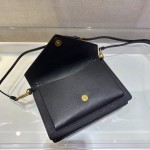 𝐏𝐑𝐀𝐃𝐀 Crossbody bag 1BP020