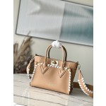 𝐋𝐎𝐔𝐈𝐒 𝐕𝐔𝐈𝐓𝐓𝐎𝐍     M21585