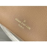 𝐋𝐎𝐔𝐈𝐒 𝐕𝐔𝐈𝐓𝐓𝐎𝐍     M21585