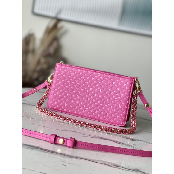 𝐋𝐎𝐔𝐈𝐒 𝐕𝐔𝐈𝐓𝐓𝐎𝐍    M82232