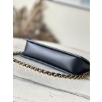 𝐋𝐎𝐔𝐈𝐒 𝐕𝐔𝐈𝐓𝐓𝐎𝐍    M82247