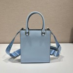 𝐏𝐑𝐀𝐃𝐀 Small size tote bag 1BA333
