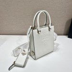 𝐏𝐑𝐀𝐃𝐀 Small size tote bag 1BA333