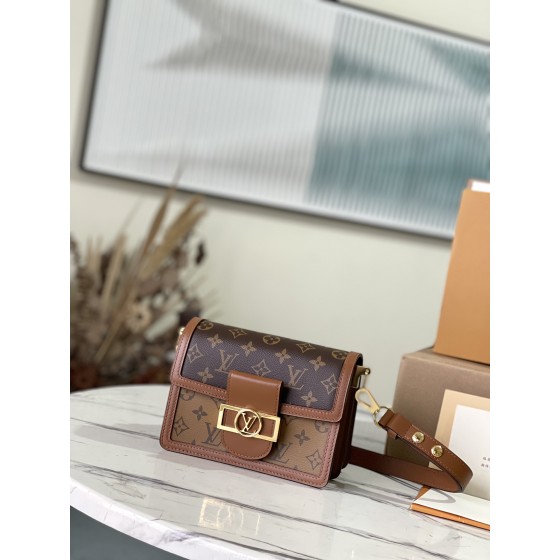 𝐋𝐎𝐔𝐈𝐒 𝐕𝐔𝐈𝐓𝐓𝐎𝐍   M45959