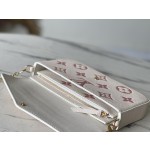 𝐋𝐎𝐔𝐈𝐒 𝐕𝐔𝐈𝐓𝐓𝐎𝐍    M82047