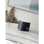 𝐋𝐎𝐔𝐈𝐒 𝐕𝐔𝐈𝐓𝐓𝐎𝐍     M81821