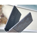 𝐋𝐎𝐔𝐈𝐒 𝐕𝐔𝐈𝐓𝐓𝐎𝐍     M81821