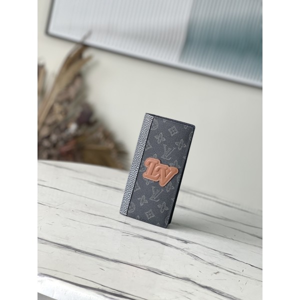 𝐋𝐎𝐔𝐈𝐒 𝐕𝐔𝐈𝐓𝐓𝐎𝐍     M81807