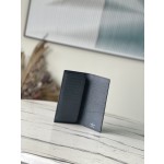 𝐋𝐎𝐔𝐈𝐒 𝐕𝐔𝐈𝐓𝐓𝐎𝐍     M81807