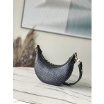 𝐋𝐎𝐔𝐈𝐒 𝐕𝐔𝐈𝐓𝐓𝐎𝐍   M22591