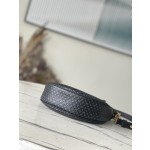 𝐋𝐎𝐔𝐈𝐒 𝐕𝐔𝐈𝐓𝐓𝐎𝐍   M22591