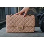 𝐂𝐇𝐀𝐍𝐄𝐋 Classic Flap Italy 🇮🇹 The 𝗚𝗥" Original Lambskin 🐑 Classic Flap Bag Medium Milk Tea Apricot