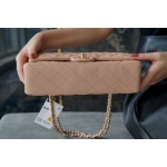 𝐂𝐇𝐀𝐍𝐄𝐋 Classic Flap Italy 🇮🇹 The 𝗚𝗥" Original Lambskin 🐑 Classic Flap Bag Medium Milk Tea Apricot