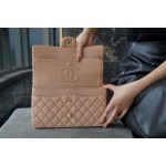 𝐂𝐇𝐀𝐍𝐄𝐋 Classic Flap Italy 🇮🇹 The 𝗚𝗥" Original Lambskin 🐑 Classic Flap Bag Medium Milk Tea Apricot