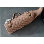 𝐂𝐇𝐀𝐍𝐄𝐋 Classic Flap Italy 🇮🇹 The 𝗚𝗥" Original Lambskin 🐑 Classic Flap Bag Medium Milk Tea Apricot