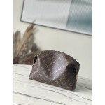 𝐋𝐎𝐔𝐈𝐒 𝐕𝐔𝐈𝐓𝐓𝐎𝐍    M46458