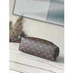 𝐋𝐎𝐔𝐈𝐒 𝐕𝐔𝐈𝐓𝐓𝐎𝐍    M46458