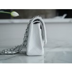 𝐂𝐇𝐀𝐍𝐄𝐋 Classic Flap France 🇫🇷 𝐇𝐇 𝐚𝐚𝐬 Original Caviar🐂 Custom Calfskin Classic Flap Bag Medium Silver Buckle White