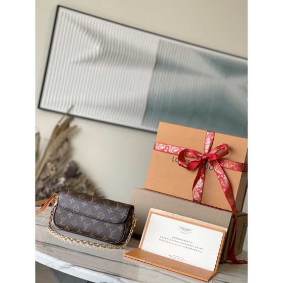 𝐋𝐎𝐔𝐈𝐒 𝐕𝐔𝐈𝐓𝐓𝐎𝐍     M81911