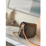 𝐋𝐎𝐔𝐈𝐒 𝐕𝐔𝐈𝐓𝐓𝐎𝐍     M81911