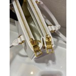 𝐏𝐑𝐀𝐃𝐀 Galleria Handbags 1BA906