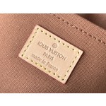 𝐋𝐎𝐔𝐈𝐒 𝐕𝐔𝐈𝐓𝐓𝐎𝐍     M46196