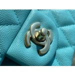 𝐂𝐇𝐀𝐍𝐄𝐋 Classic Flap France 🇫🇷 𝐇𝐇 𝐚𝐚𝐬 Original Caviar 🐂 Custom Calfskin Classic Flap Bag Medium Limited color 𝗧𝗶𝗳𝗳𝗳 𝗮𝗻𝘆 Blue🦋