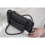 𝐂𝐇𝐀𝐍𝐄𝐋 Classic Flap France 🇫🇷 𝐇𝐇 𝐚𝐚𝐬 Original Caviar 🐂 Washed Tire Ox Medium 🐘 Dark Grey