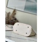 𝐋𝐎𝐔𝐈𝐒 𝐕𝐔𝐈𝐓𝐓𝐎𝐍    M21909