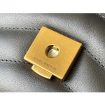 𝐋𝐎𝐔𝐈𝐒 𝐕𝐔𝐈𝐓𝐓𝐎𝐍   M21720