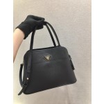 𝐏𝐑𝐀𝐃𝐀 Matinee Handbag 1BA282