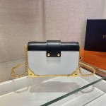 𝐏𝐑𝐀𝐃𝐀 1BH018 Classic Hot