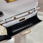 𝐏𝐑𝐀𝐃𝐀 1BH018 Classic Hot