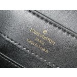 𝐋𝐎𝐔𝐈𝐒 𝐕𝐔𝐈𝐓𝐓𝐎𝐍    M95393