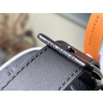 𝐋𝐎𝐔𝐈𝐒 𝐕𝐔𝐈𝐓𝐓𝐎𝐍    M81849