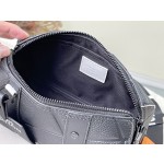 𝐋𝐎𝐔𝐈𝐒 𝐕𝐔𝐈𝐓𝐓𝐎𝐍     M21543