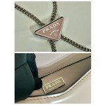 𝐏𝐑𝐀𝐃𝐀 Large triangular flap 1BH189